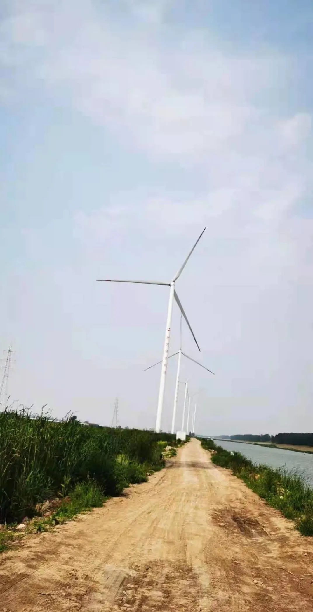 DƬ
